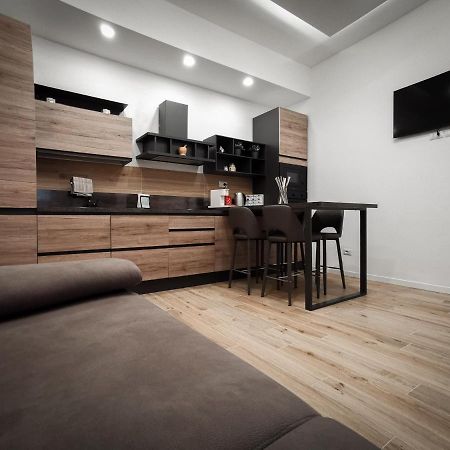 L Arche Comfort & Relax Brown Home Di Via Varesina Milánó Kültér fotó