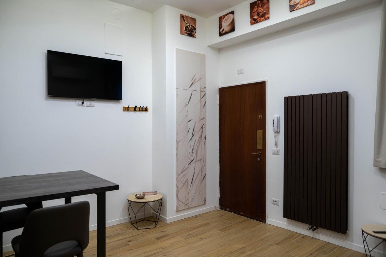 L Arche Comfort & Relax Brown Home Di Via Varesina Milánó Kültér fotó