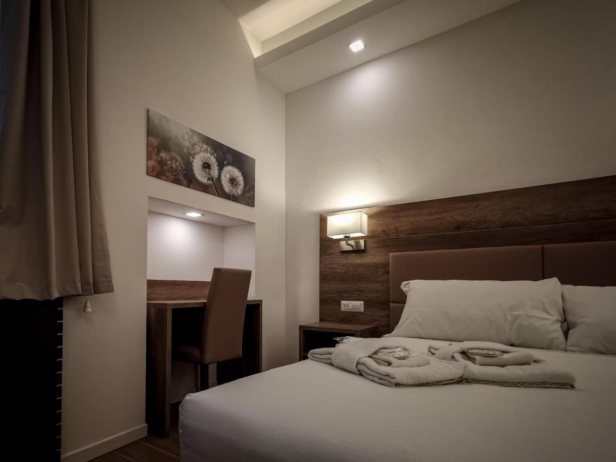 L Arche Comfort & Relax Brown Home Di Via Varesina Milánó Kültér fotó