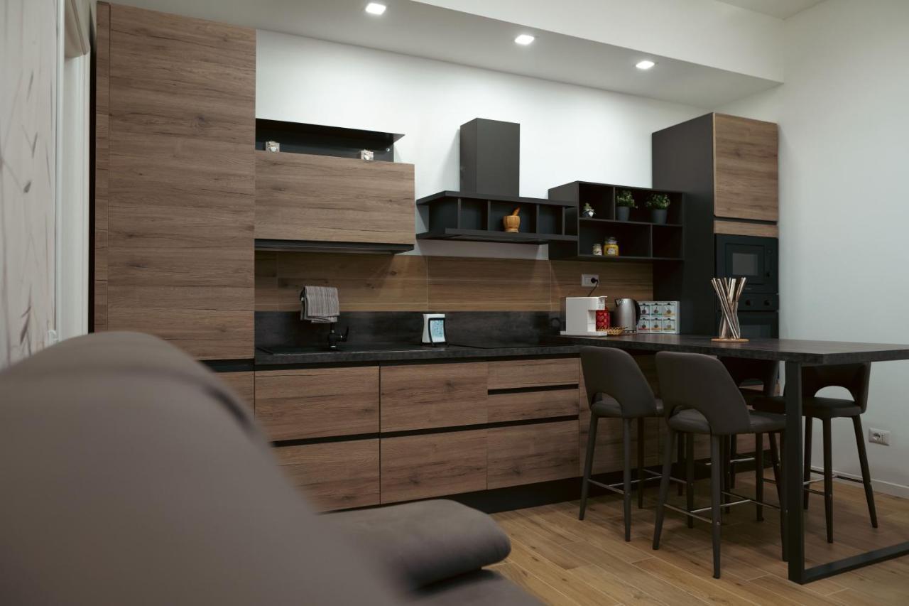 L Arche Comfort & Relax Brown Home Di Via Varesina Milánó Kültér fotó